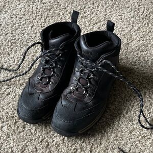 Kids Timberland Waterproof Hiking Boots size 3.5